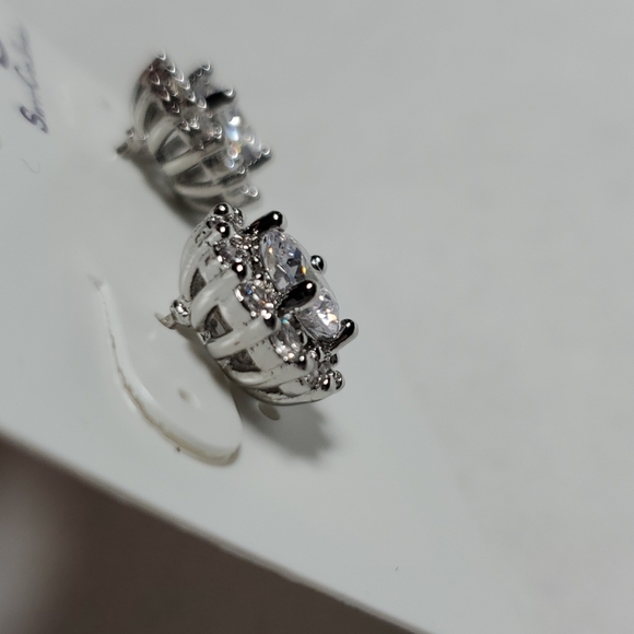 💜SOLD💜Savvy Cie Rhodium Plated CZ Halo Earrings - Picture 7 of 9